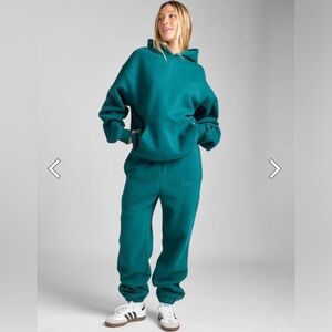 Comfrt sweatpants only**Alpine green color, size Large , BNWT